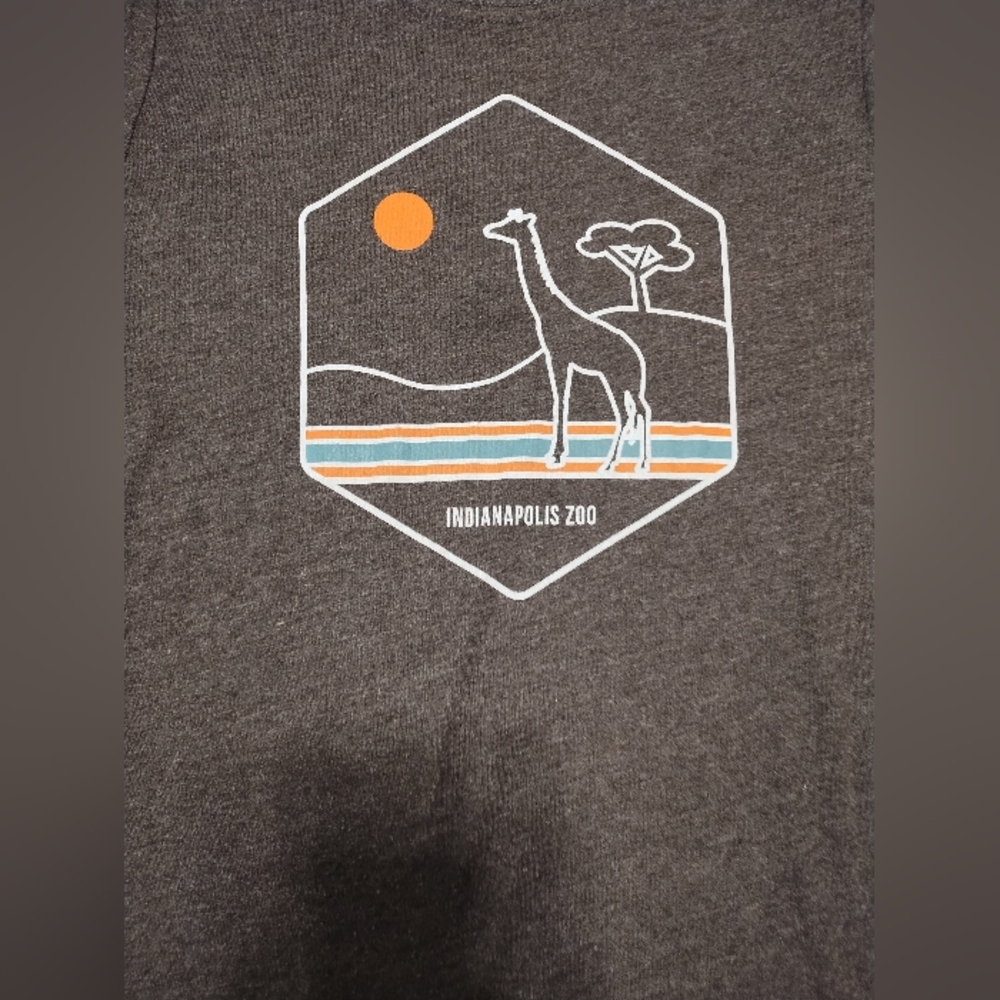 5/$25 Brown Graphic T-Shirt with Giraffe Design - Picture 5 of 6